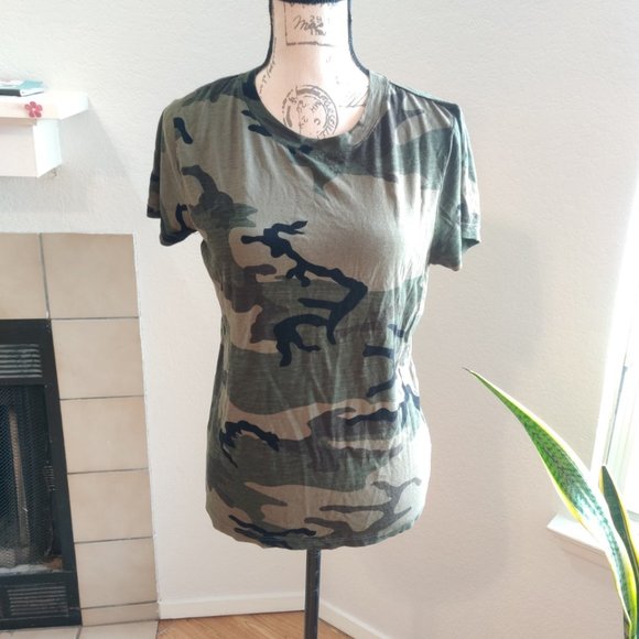 Sanctuary Tops - Sanctuary Camo Short Sleeve T-Shirt Top Size L